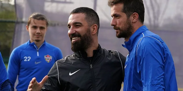 Arda Turan, Eyüpspor ile ilk antrenmanına çıktı