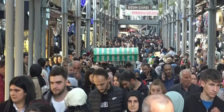 Bursa Tarihi Çarşı’da bayram yoğunluğu