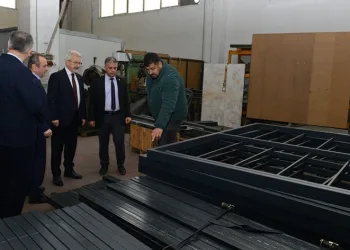 Samandağ’a 40 konteyner daha gönderdi