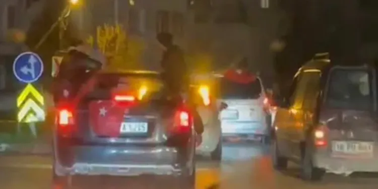 Bursa’da asker konvoyunda tehlikeli yolculuk