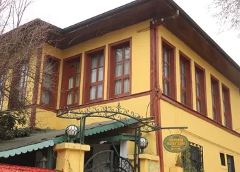Bursa’da evin içindeki türbe Ramazan’da ilgi odağı oldu