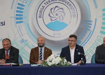 Rektör Çağlar TEKNOFEST takımlardan bilgi aldı