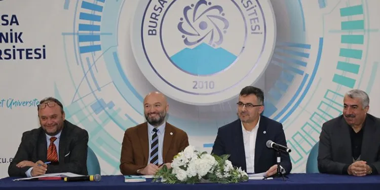 Rektör Çağlar TEKNOFEST takımlardan bilgi aldı