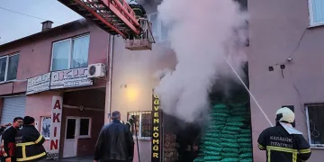 Kömür satış dükkanından yangın paniği