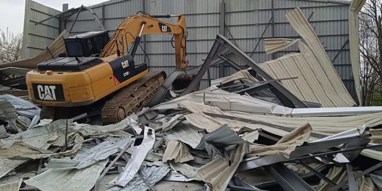 Nilüfer’de kaçak fabrikalar yıkıldı