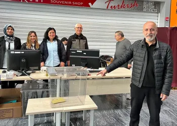 İlk oyu kullanmak için Romanya’dan geldi