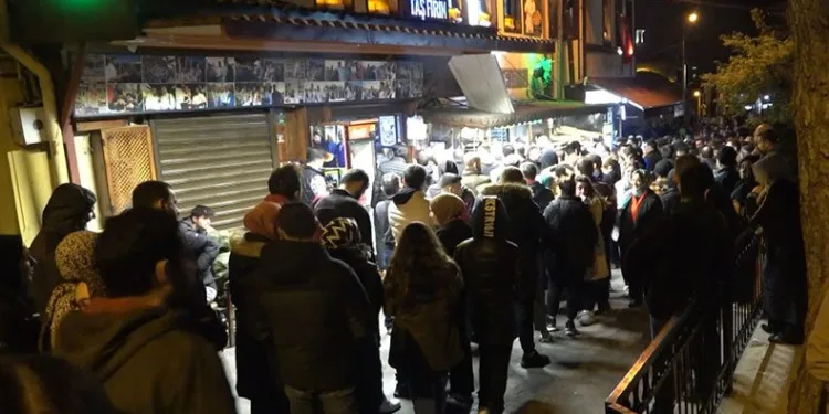 Bursa’da tarihi meydan doldu taştı