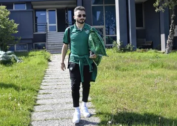 Bursaspor kafilesi, Isparta’ya hareket etti