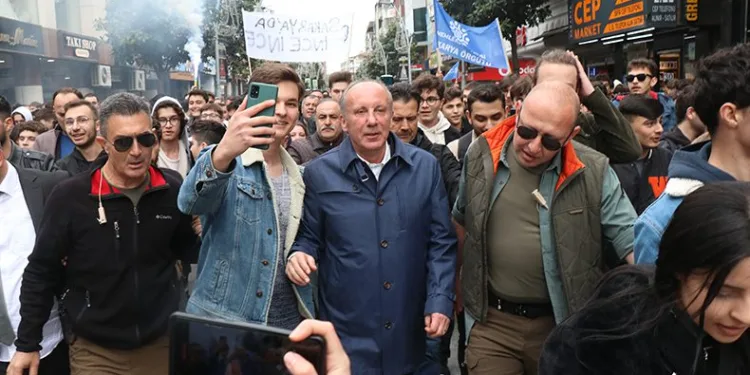“Bugün hepiniz 3 kişiyi ikna edeceksiniz”