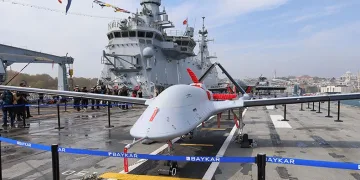 Dünyanın ilk SİHA gemisi TCG Anadolu vatandaşlarla buluştu