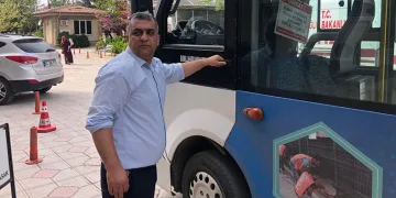 Yolcunun hayatını minibüs şoförü kurtardı