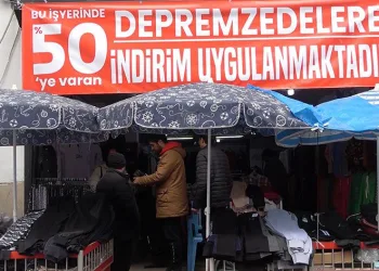 Küçük esnaftan depremzedelere destek