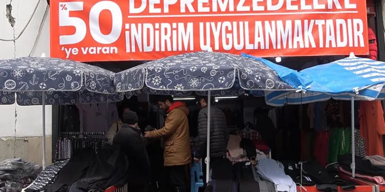 Küçük esnaftan depremzedelere destek