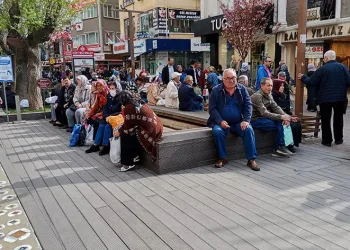 Çarşı sokakları doldu taştı