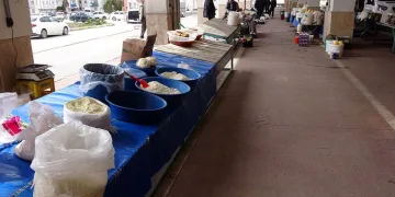 Köylü pazarı ramazanda boş kaldı