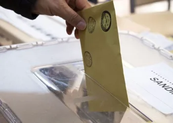 Oy pusulasındaki yerleri belli oldu