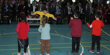 Otizmli çocuklar gönüllerince eğlendi
