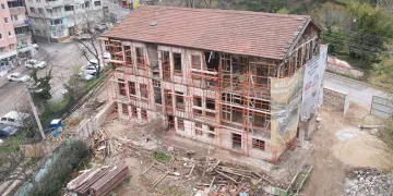 Tarihi köşkte çalışmalar devam ediyor