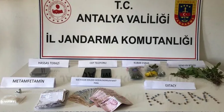 Jandarmadan Alanya’da uyuşturucu operasyonu