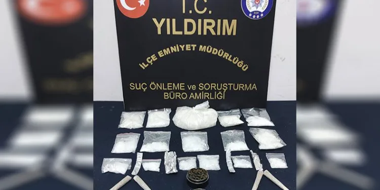 Bursa polisi 34 suç kaydı bulunan zanlıyı yakaladı