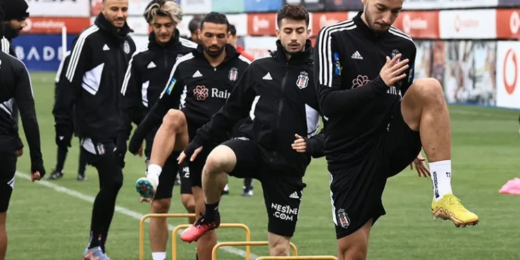 Beşiktaş’ta, Fenerbahçe maçı hazırlıkları sürüyor