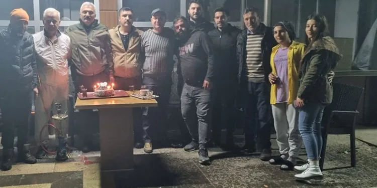 Depremzedelerden polislere pastalı sürpriz