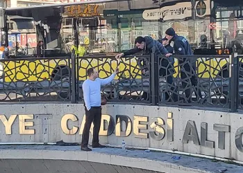 ‘Savaşa hayır’ sloganları atıldı