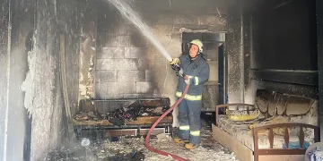 Depremzede kardeşin kaldığı mekan yandı