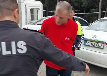 Karısını bıçakla yaralayan koca tutuklandı