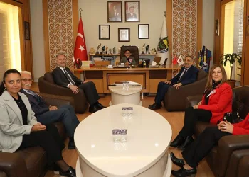 Yeni başkan mekanı devraldı
