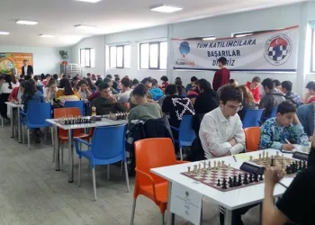 Çocuklar Satranç Turnuvasında bir araya geldi