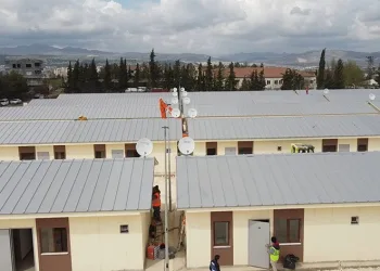 Prefabrik konutların teslimatına başlandı
