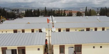 Prefabrik konutların teslimatına başlandı