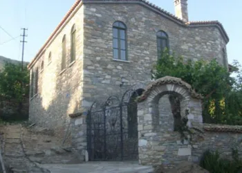 Tarihi kilise bakımsızlığın kurbanı oluyor