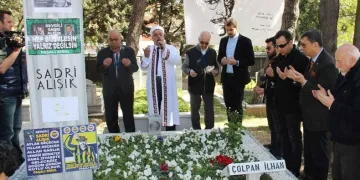Sadri Alışık mezarı başında anıldı