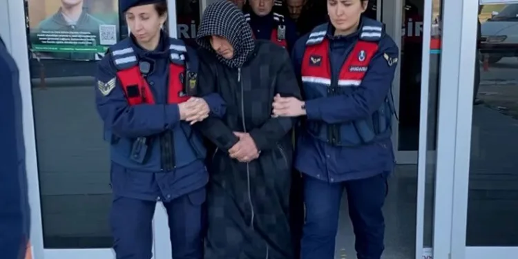 Tozlu raflardan indirilen dosya cinayeti çözdü