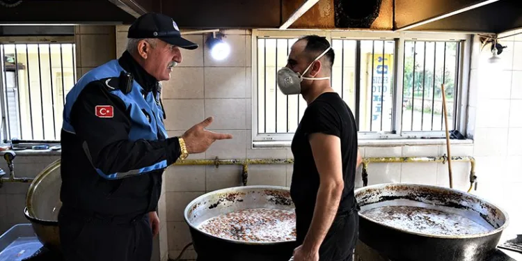 Osmangazi’de bayram öncesi tatlı imalathanelerine sıkı denetim