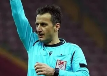Başakşehir – Fenerbahçe maçını Suat Arslanboğa yönetecek