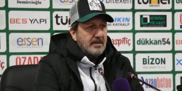 Sakaryaspor Teknik Direktörü Taner Taşkın: “Mağlubiyette bütün sorumluluk bana ait”