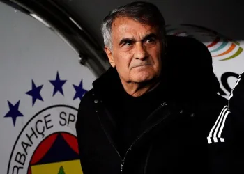 Şenol Güneş, Kadıköy’de ilk galibiyetini aldı
