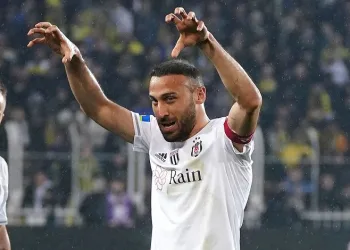 Cenk Tosun, Fenerbahçe’ye ilk gollerini attı