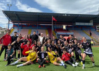 Bilecikspor bayan futbol takımı gol oldu yağdı