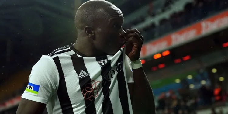 Aboubakar atıyor, Beşiktaş kazanıyor