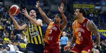 Basketbolda derbinin kazananı Fenerbahçe