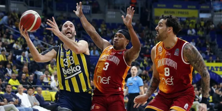 Basketbolda derbinin kazananı Fenerbahçe