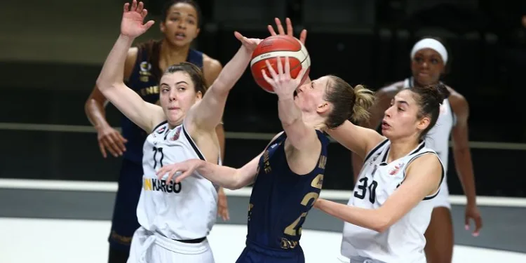 Fenerbahçe, KBSL’de yarı finale yükseldi