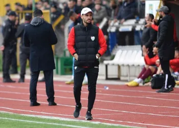 Bursaspor Özer Hurmacı ile çıkışa geçti