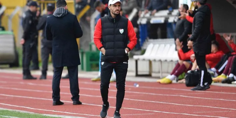 Bursaspor Özer Hurmacı ile çıkışa geçti