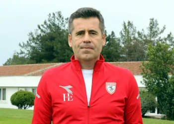 Samsunspor Teknik Direktörü Hüseyin Eroğlu: “Göztepe maçını kazanıp, şampiyonluğu öne çekmek istiyoruz”