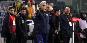 Jorge Jesus, sarı-lacivertli tribünlere kızdı